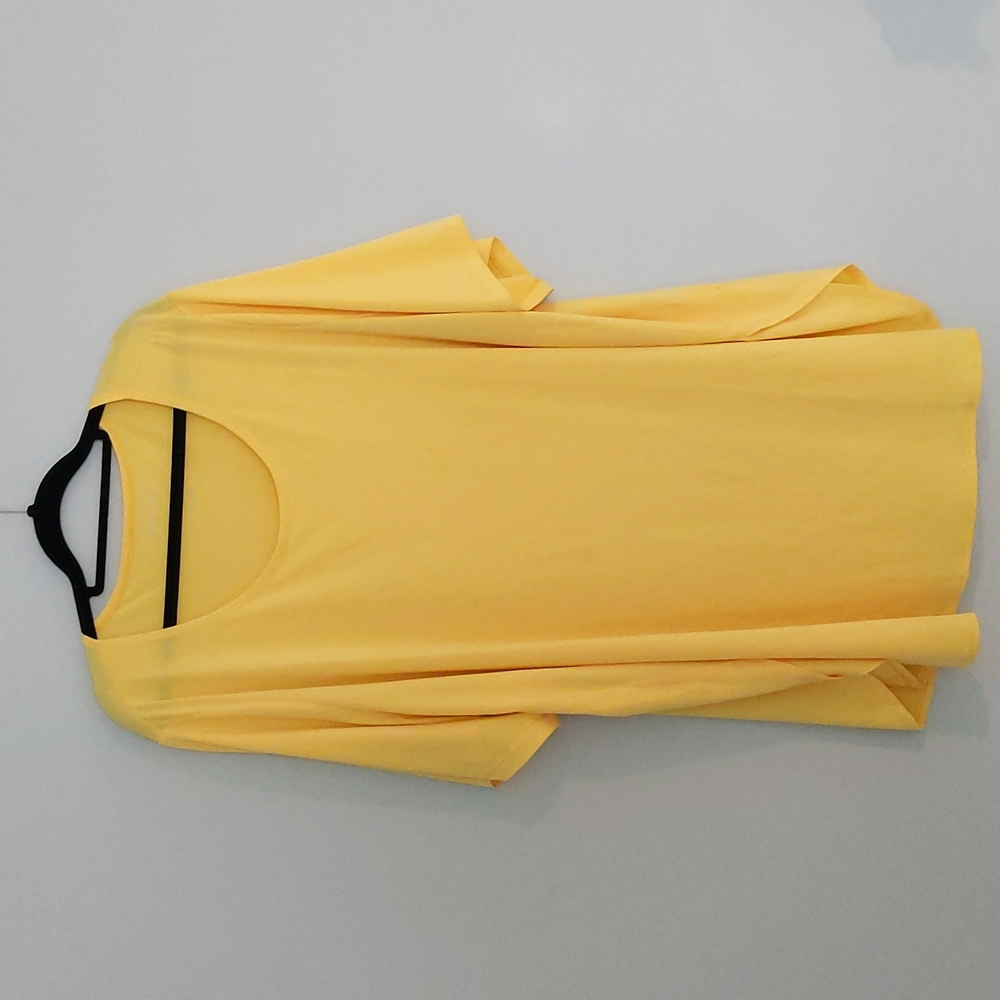 Womens plus size yellow t-shirt size 3X